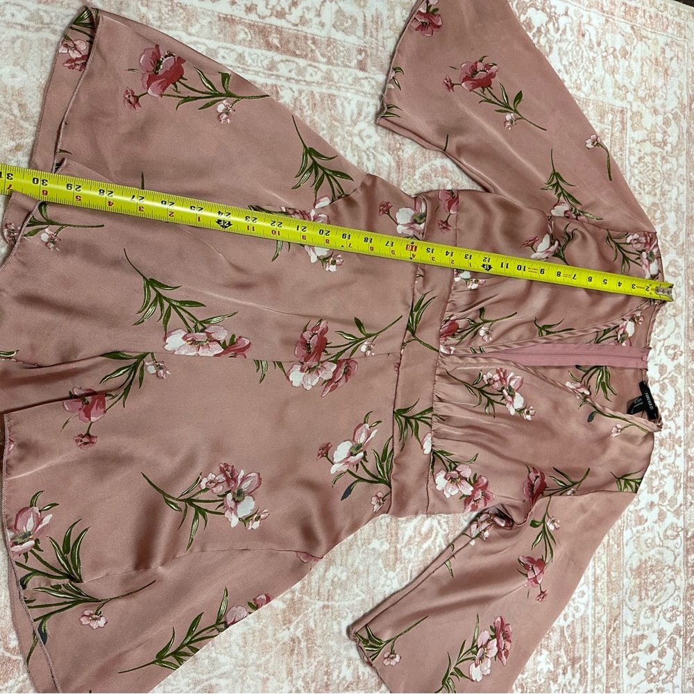 Silky Satin Floral Flowy Romper 🌸 - Picture 4 of 7